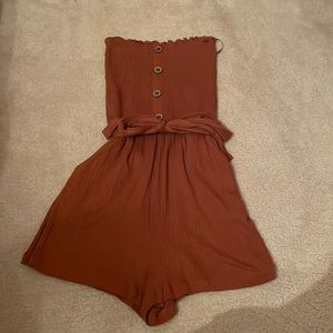 Strapless romper with pockets